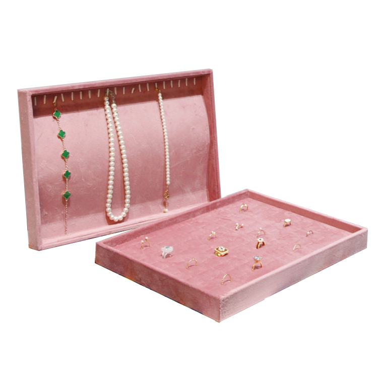 Roze fluwelen sieraden display - Jewelry Stores With Watches recensie en prijs