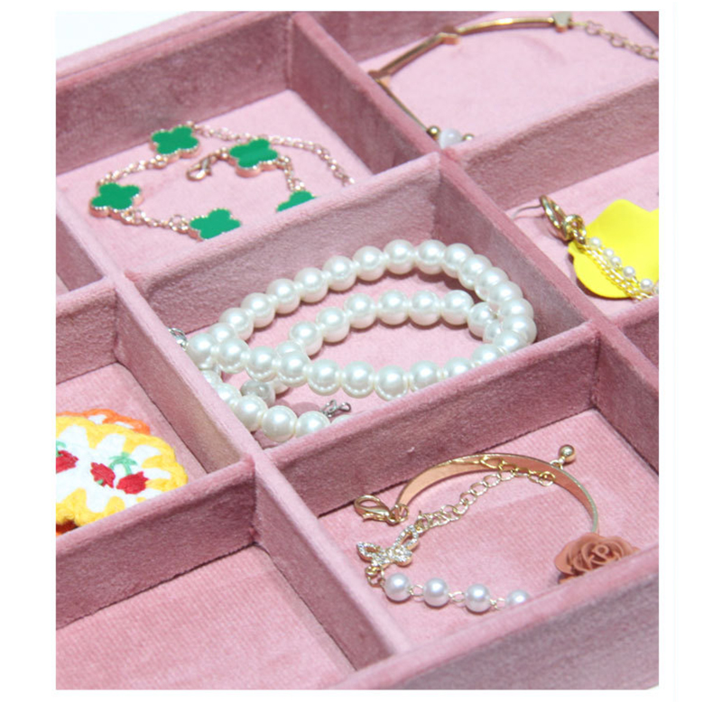 Roze fluwelen sieraden display - Jewelry Stores With Watches recensie en prijs