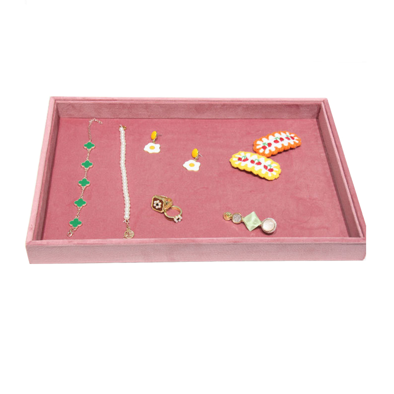 Roze fluwelen sieraden display - Jewelry Stores With Watches recensie en prijs