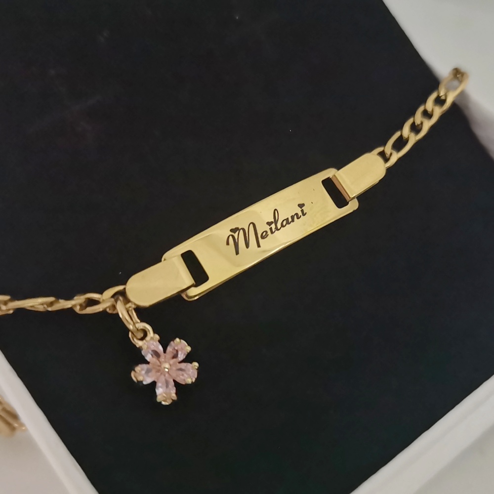 Leechee Bloem Zirkoon Kleine H - Engraved Name Necklace recensie en prijs